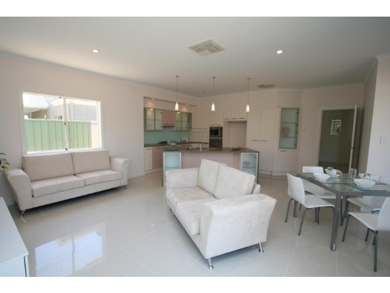 14 Dutton Avenue, Mawson Lakes SA 5095