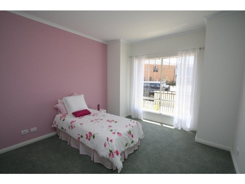 14 Dutton Avenue, Mawson Lakes SA 5095