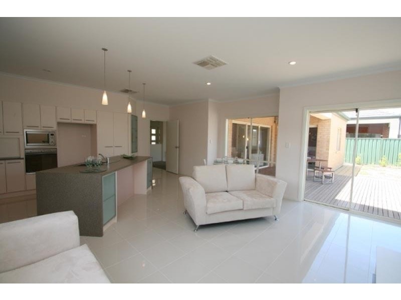 14 Dutton Avenue, Mawson Lakes SA 5095