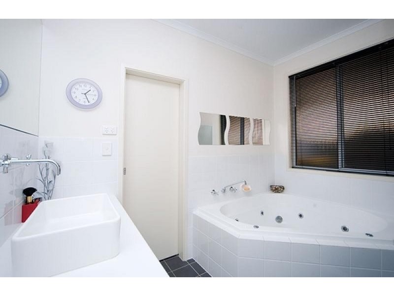 6 Pier Lane, Mawson Lakes SA 5095