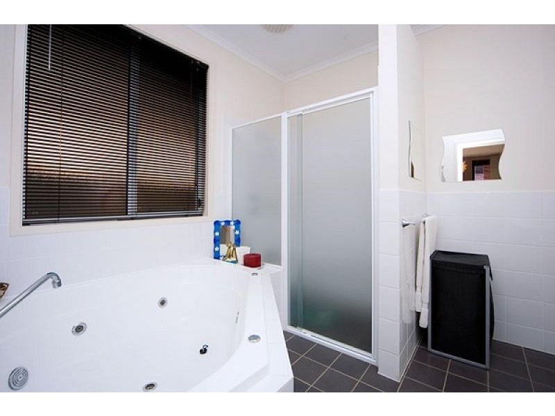 6 Pier Lane, Mawson Lakes SA 5095