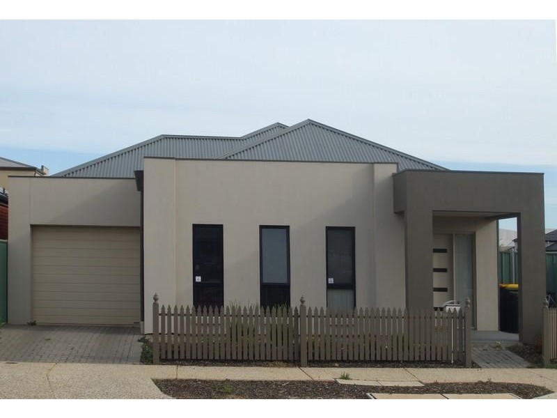 18 Cathedral Circuit, Mawson Lakes SA 5095