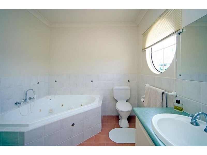 11 Greentree Place, Mawson Lakes SA 5095