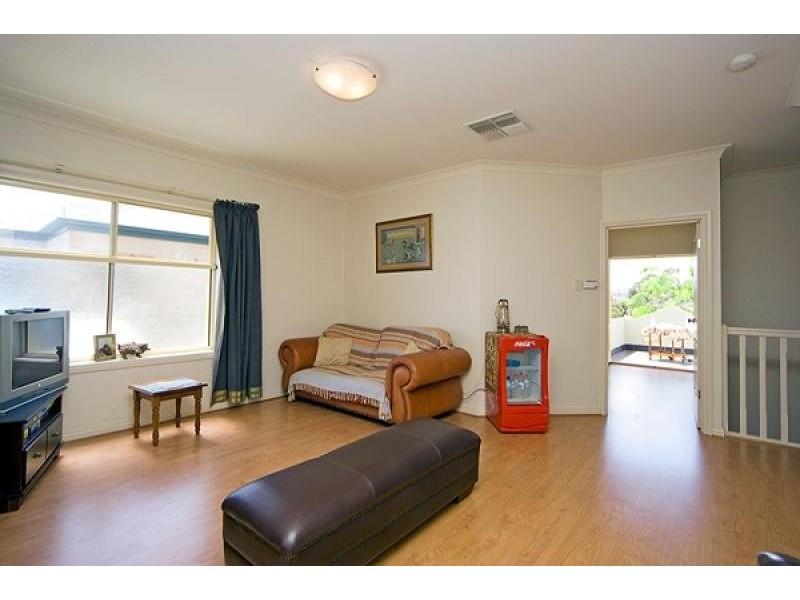 11 Greentree Place, Mawson Lakes SA 5095