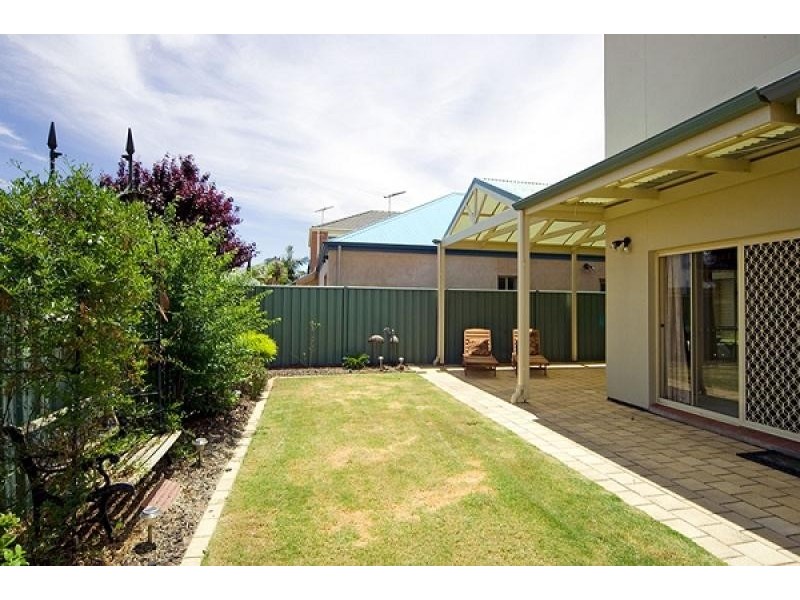 11 Greentree Place, Mawson Lakes SA 5095