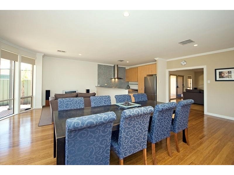 5 Ashwood Circuit, Mawson Lakes SA 5095