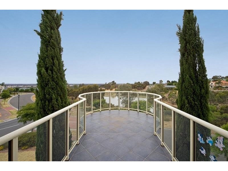 1 Riverbank Parade, Gulfview Heights SA 5096