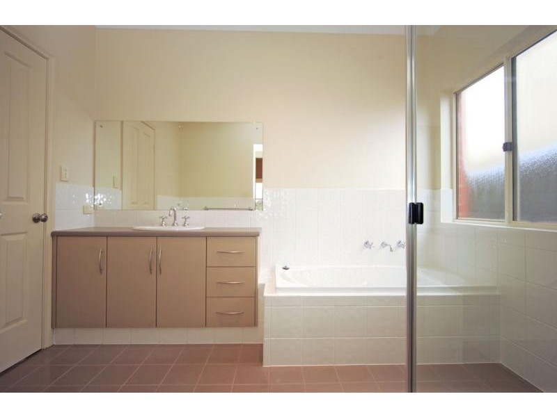 23 Newland Way, Mawson Lakes SA 5095