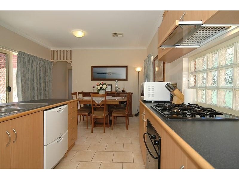 13 Hamilton Place, Mawson Lakes SA 5095