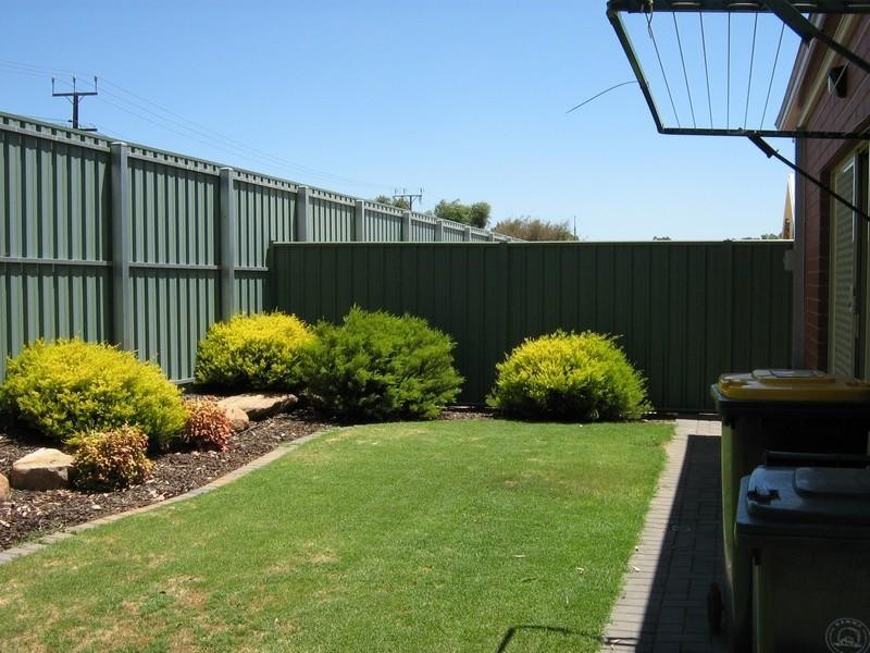 19 Swan Circuit, Mawson Lakes SA 5095