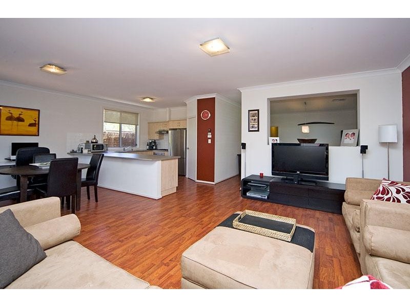 27 Swan Circuit, Mawson Lakes SA 5095