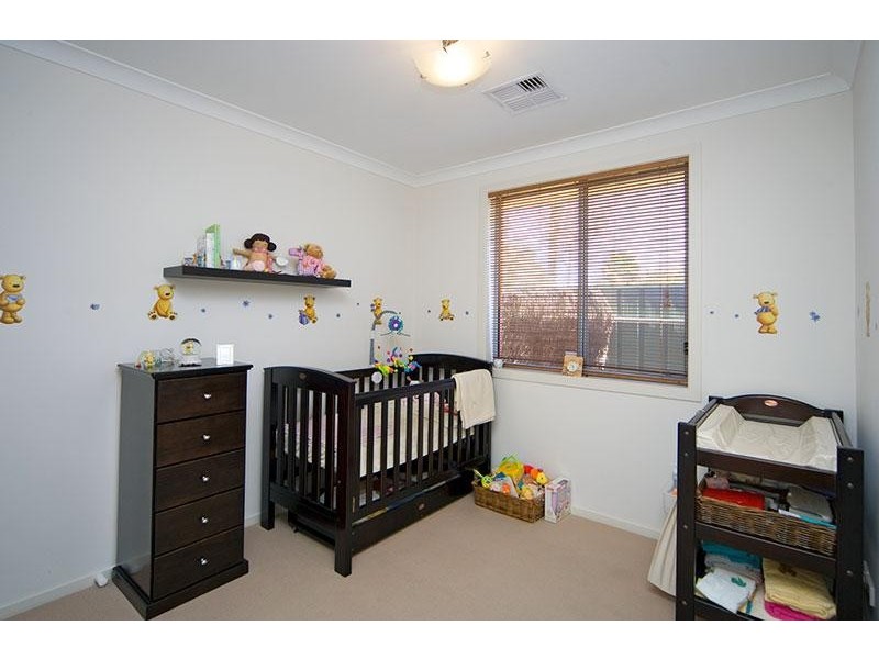 27 Swan Circuit, Mawson Lakes SA 5095