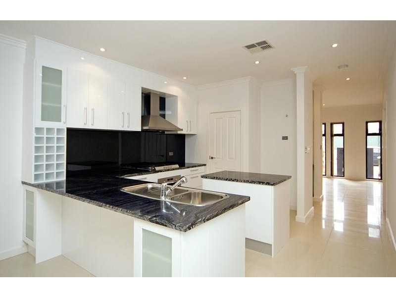 9 Franklin Street, Mawson Lakes SA 5095