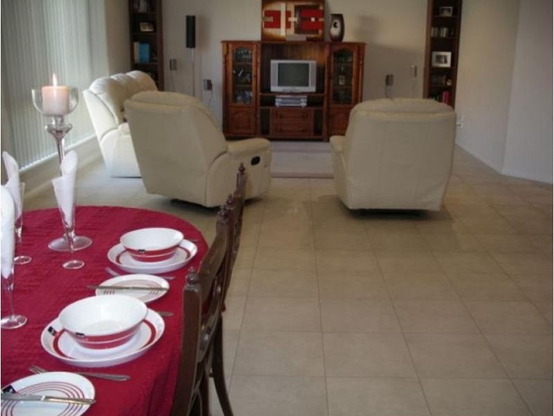 12 Brimpton Avenue, Mawson Lakes SA 5095