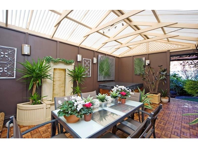 8 Sandpiper Chase, Mawson Lakes SA 5095