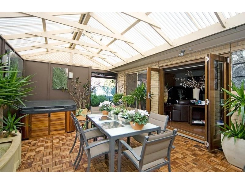 8 Sandpiper Chase, Mawson Lakes SA 5095