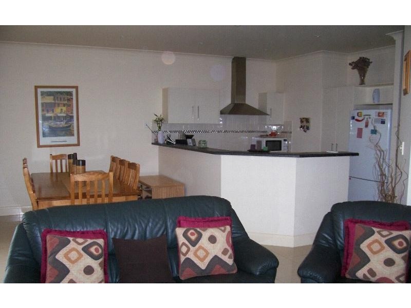 42 Lakefield Crescent, Mawson Lakes SA 5095
