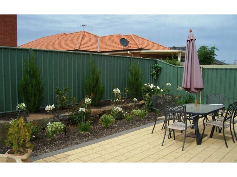 42 Lakefield Crescent, Mawson Lakes SA 5095
