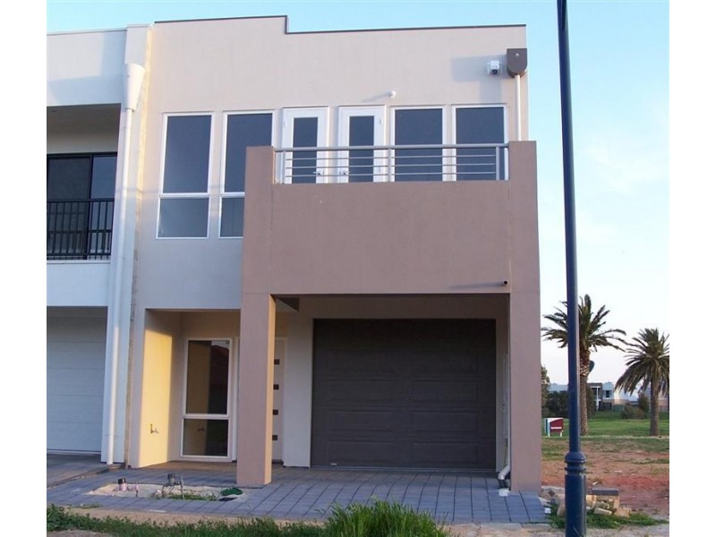 34 Lomond Cct, Mawson Lakes SA 5095