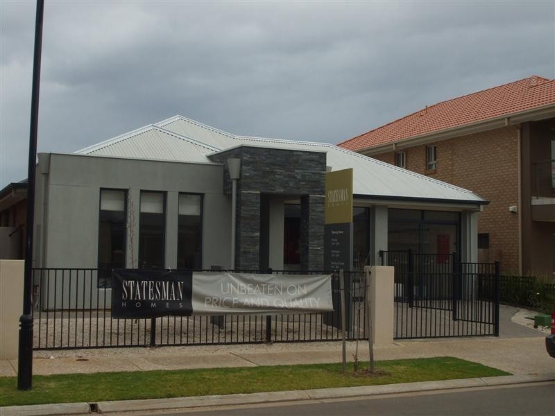 8 Dutton Avenue, Mawson Lakes SA 5095