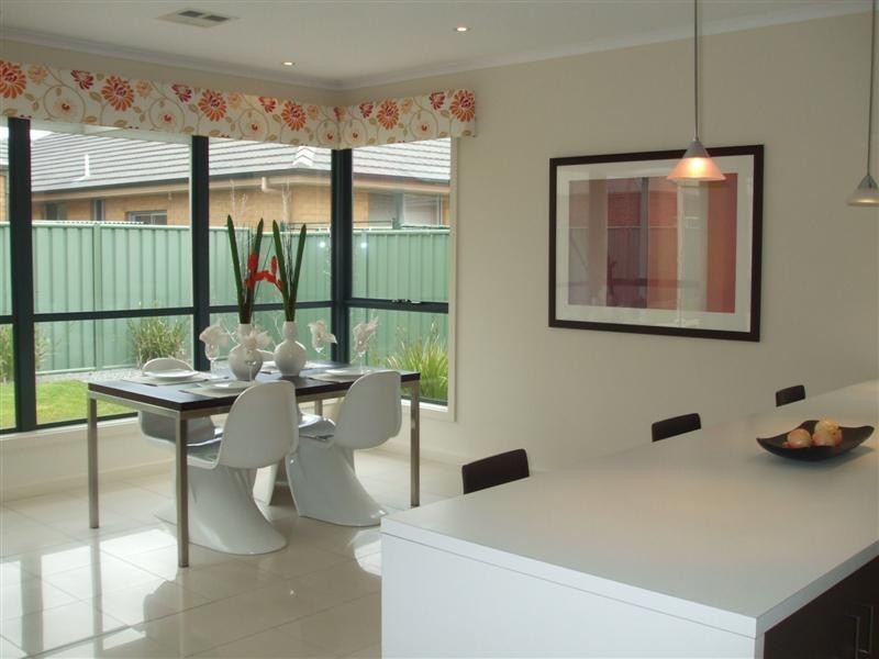 8 Dutton Avenue, Mawson Lakes SA 5095