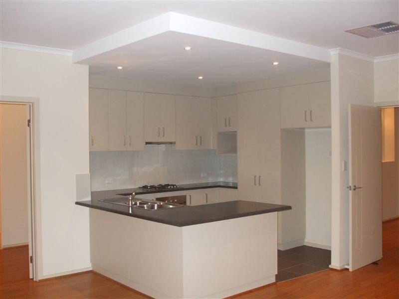 4 Nelson Crescent, Mawson Lakes SA 5095