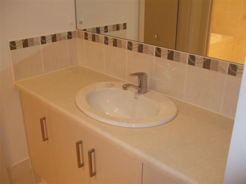 4 Nelson Crescent, Mawson Lakes SA 5095