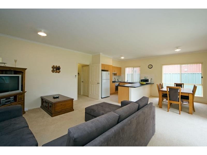 141 Shoalhaven Cct, Mawson Lakes SA 5095