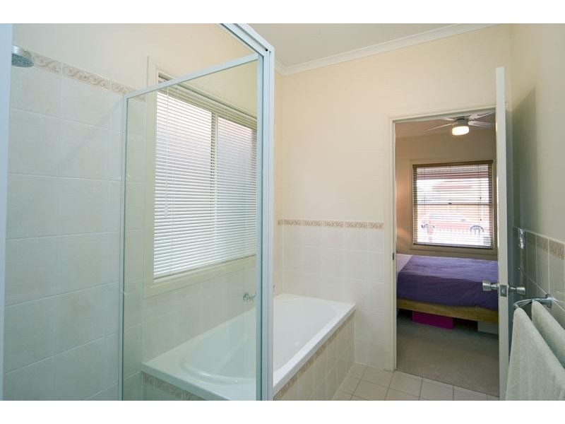 141 Shoalhaven Cct, Mawson Lakes SA 5095