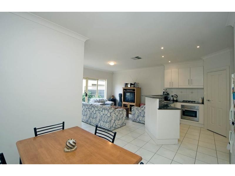 12 Yates Street, Mawson Lakes SA 5095