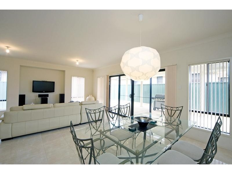 10 Mossman Street, Mawson Lakes SA 5095