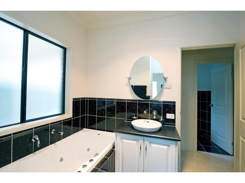 10 Mossman Street, Mawson Lakes SA 5095