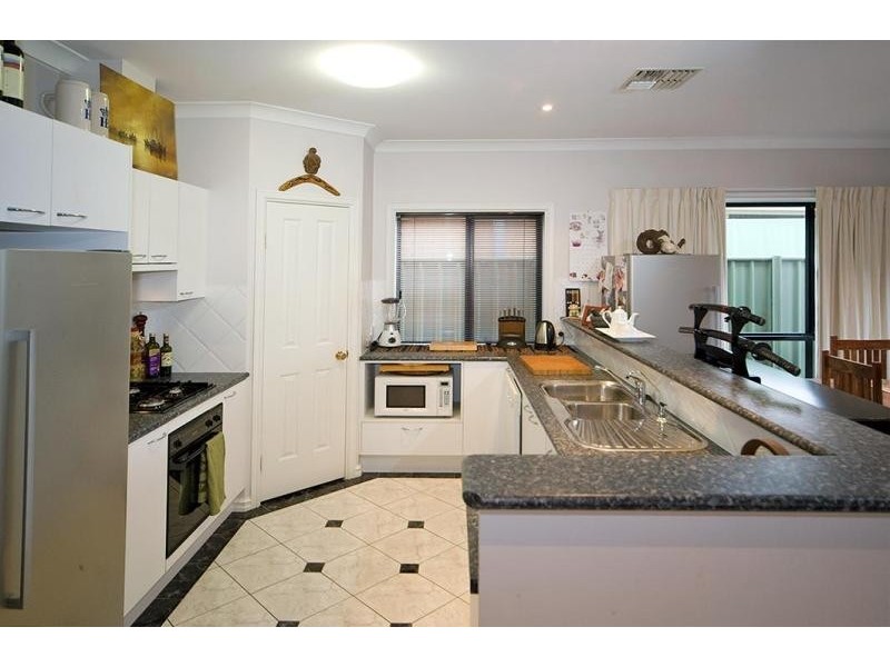 3 Mallard Crescent, Mawson Lakes SA 5095