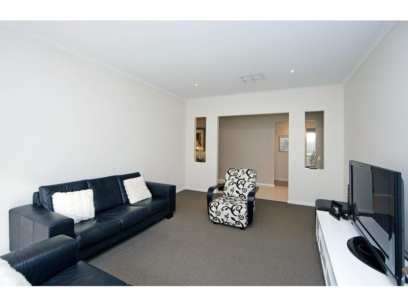 38 Newland Way, Mawson Lakes SA 5095