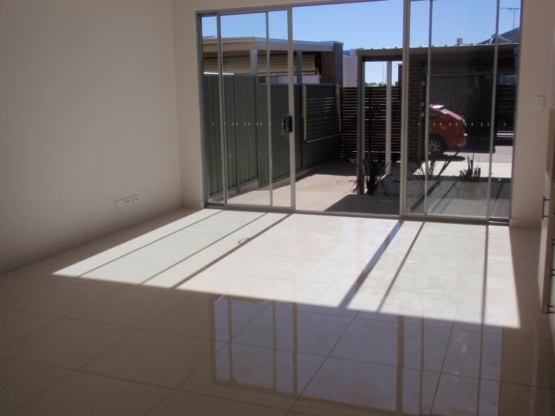 17 Bonita Lane, Mawson Lakes SA 5095