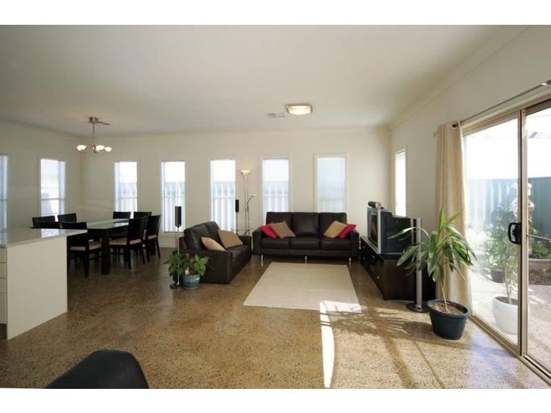 2 Pier Lane, Mawson Lakes SA 5095