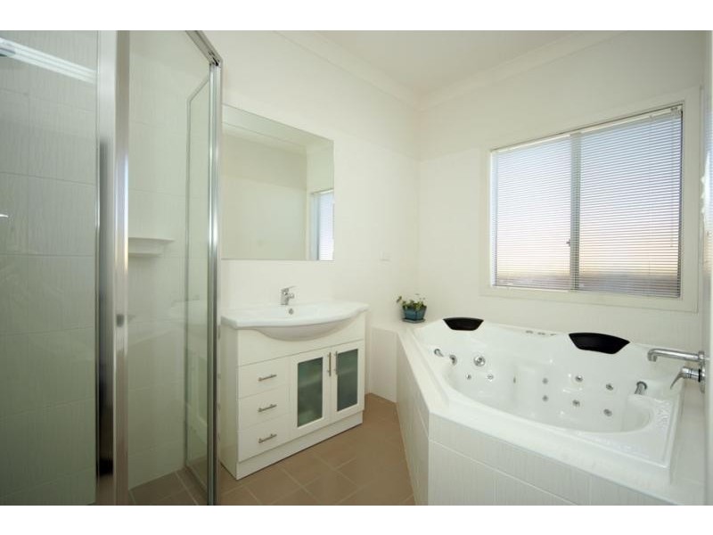 2 Pier Lane, Mawson Lakes SA 5095