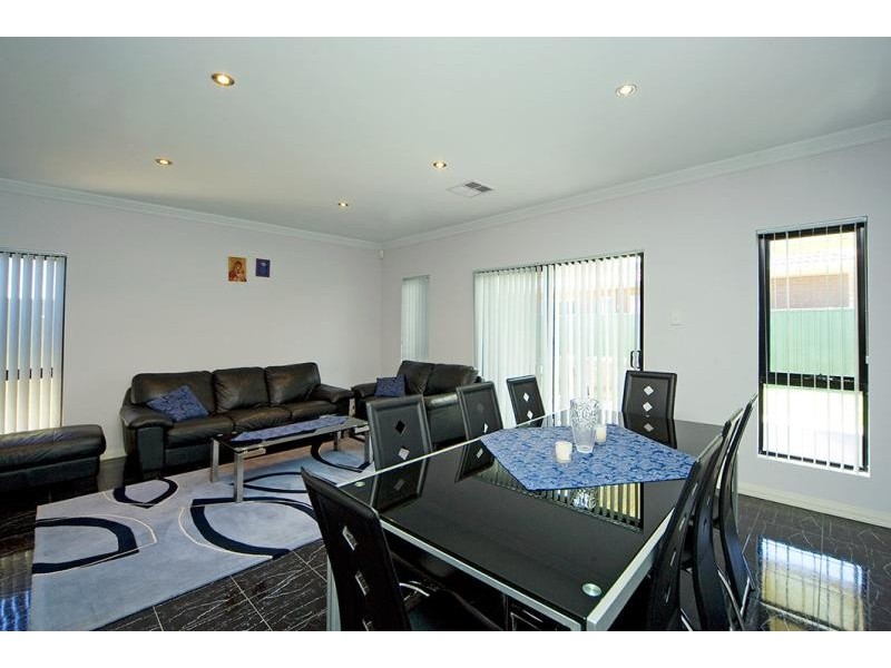 4 Victoria Parade, Mawson Lakes SA 5095