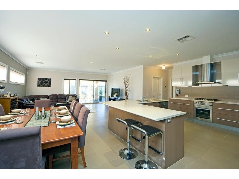 11 Benton Street, Mawson Lakes SA 5095