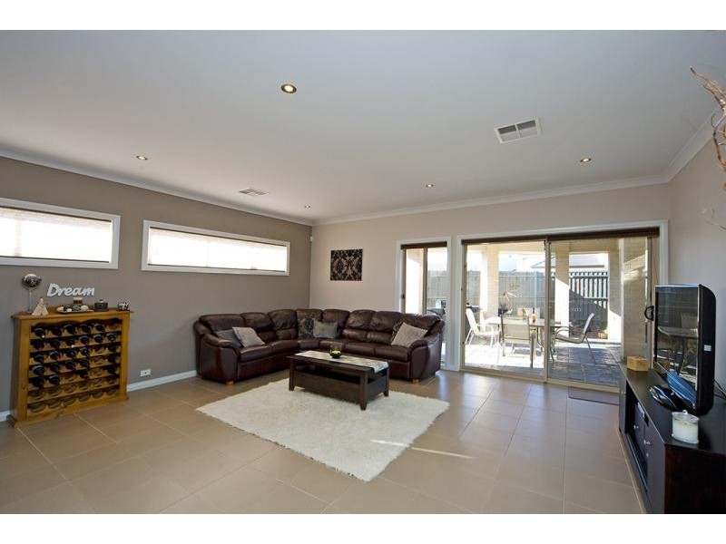 11 Benton Street, Mawson Lakes SA 5095