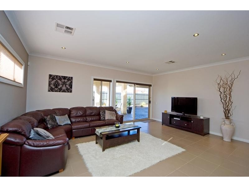 11 Benton Street, Mawson Lakes SA 5095