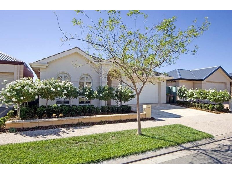 8 Hinchinbrook Ave, Mawson Lakes SA 5095