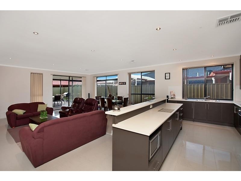 146 President Avenue, Andrews Farm SA 5114