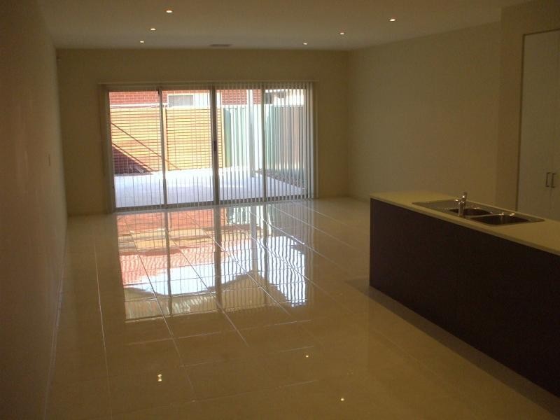 8 St Clair Avenue, Mawson Lakes SA 5095