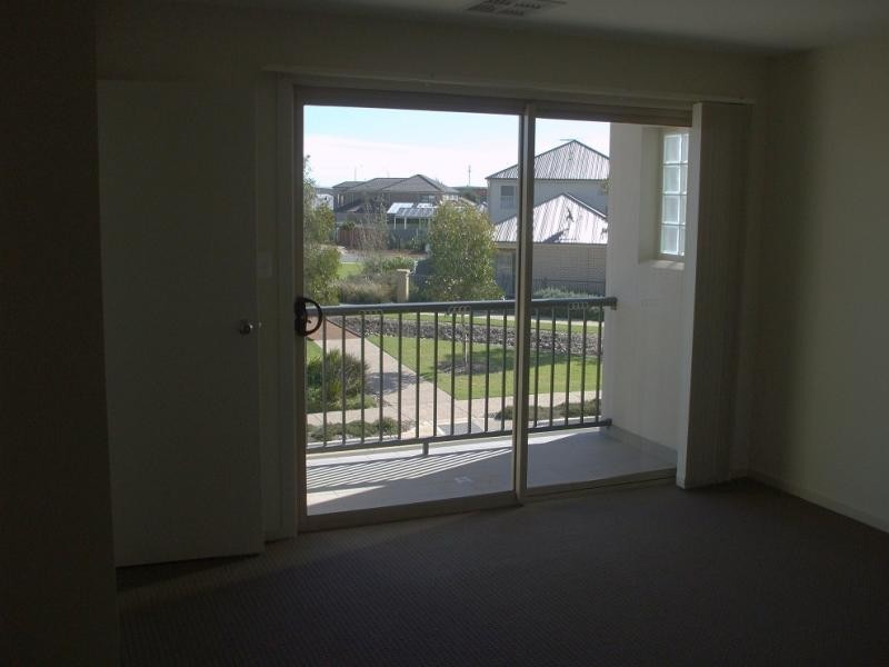 8 St Clair Avenue, Mawson Lakes SA 5095