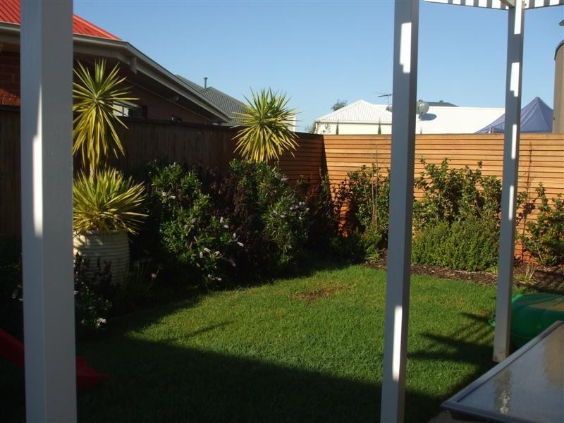 8 Yarle Street, Mawson Lakes SA 5095