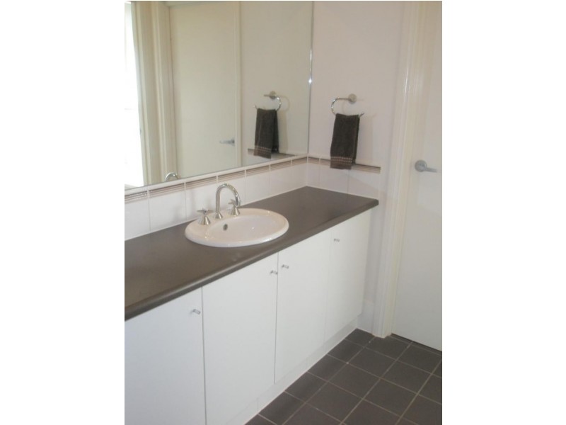 11 Brimpton Avenue, Mawson Lakes SA 5095