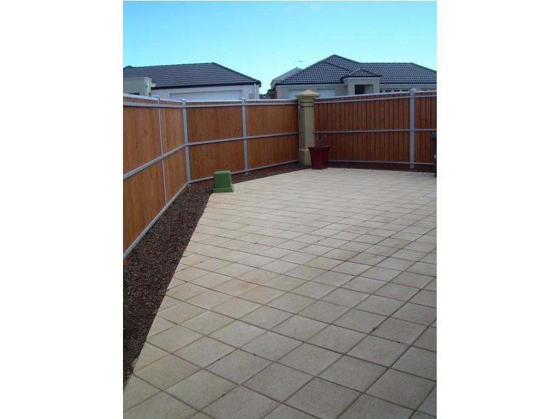 11 Iluka Crescent, Mawson Lakes SA 5095