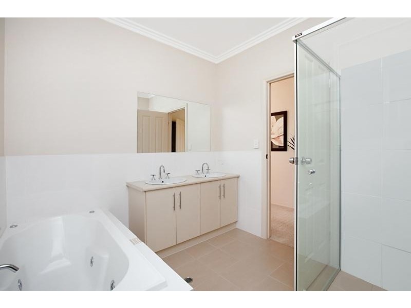8 The Boulevard, Parafield Gardens SA 5107