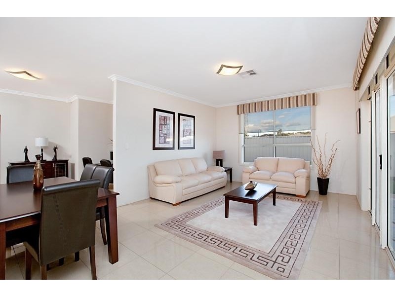 8 The Boulevard, Parafield Gardens SA 5107